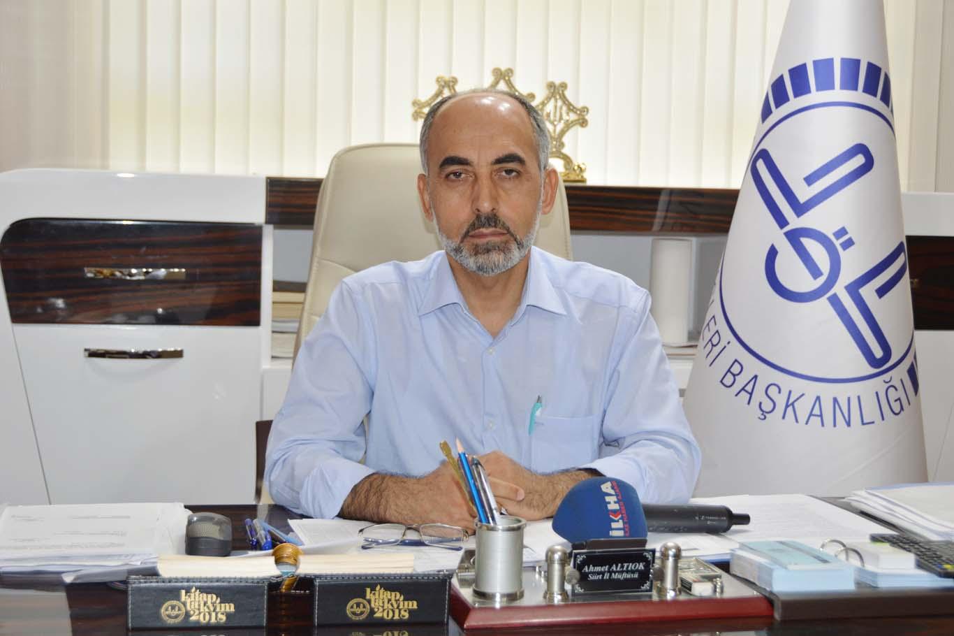 "Eksiksiz bir hac ibadeti için rehber hocalara uyulması gerekir" "Eksiksiz bir hac ibadeti için rehber hocalara uyulması gerekir"